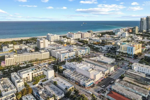 Photo 1 - Cozy South Beach 1BR Apt Near Beach and Ocean Drive