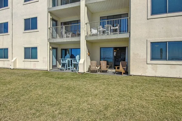 Photo 1 - Beachside Condo - Here Comes The Sun ~ 1br/1ba ~ Private Beach Access!