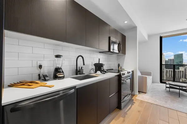 Photo 1 - Bayside Bliss Luxurious Miami Condo