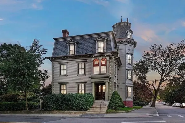 Photo 1 - The Underwood-Hale House
