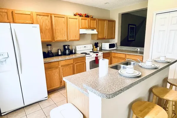 Photo 1 - Lakeside Community, Pools, and More!