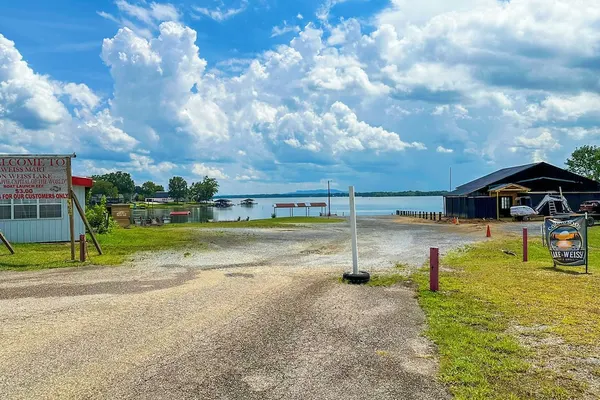 Photo 1 - Weiss Lake Motel By OYO Cedar Bluff
