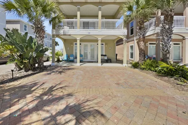 Photo 1 - Royal Palms Retreat 3 Bedroom Home by RedAwning