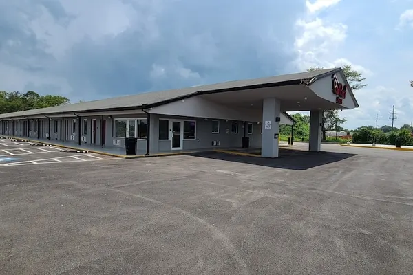 Photo 1 - Red Roof Inn Byron