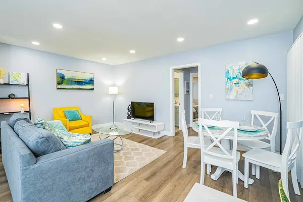 Photo 1 - 2b2b APT Close to Rose Parade and Pasadena Oldtown