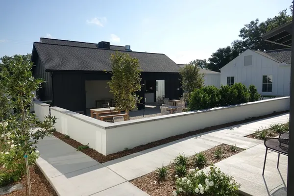 Photo 1 - Whitetail Court Hotel