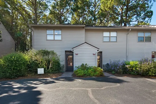 Photo 1 - 2br/2.5ba, Pool, Tennis, Beach Access!