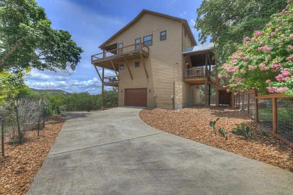 Photo 1 - Canyon Lakehouse Panoramic Lake Views With Firepit!