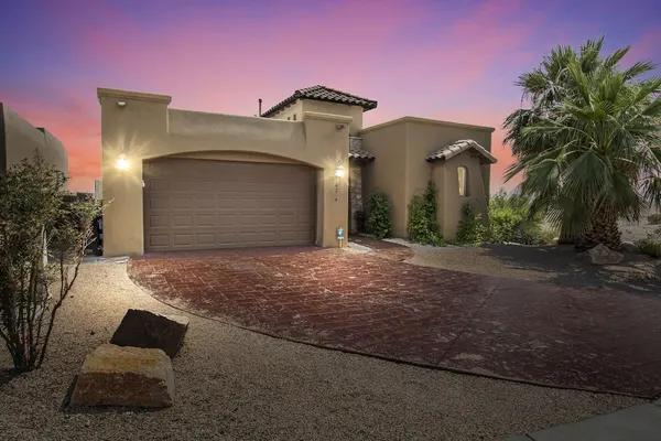 Photo 1 - Relax & Rejuvenate: Pool, Sauna & Gym 3 Bedroom Home by RedAwning