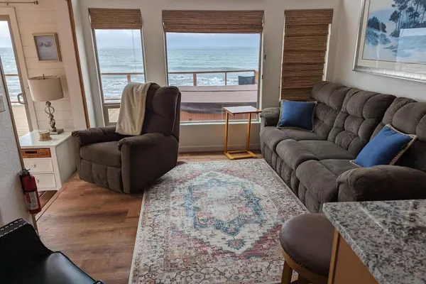 Photo 1 - Ocean Front Cabin 15 Jacuzzi Sensational Views