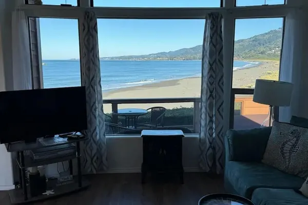 Photo 1 - Oceanfront Cabin 4 With Jacuzzi Stunning Views