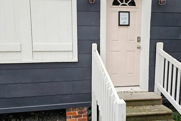 Photo 1 - Evangeline B in Lafayette