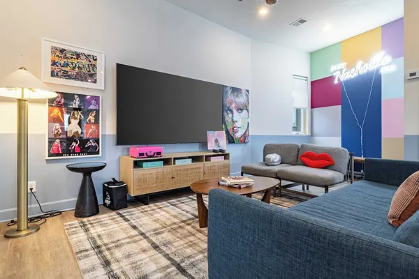 Photo 1 - The Conway by AvantStay Modern Comfort Near Downtown Nashville