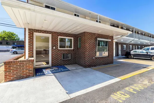 Photo 1 - Americas Best Value Inn Avenel Woodbridge