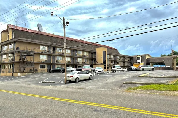 Photo 1 - Tennessee Mountain Lodge Riverside by OYO