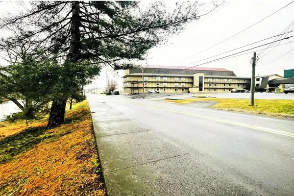 Photo 1 - Tennessee Mountain Lodge Riverside by OYO