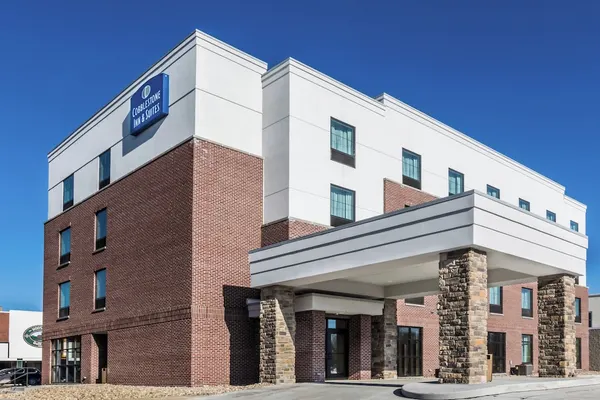 Photo 1 - Cobblestone Inn & Suites - Waverly