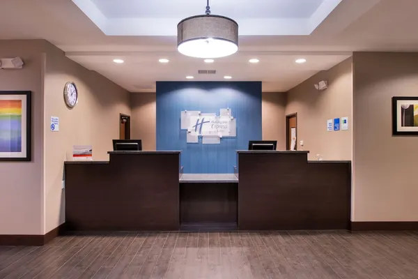 Photo 1 - Holiday Inn Express & Suites Bakersfield Airport, an IHG Hotel