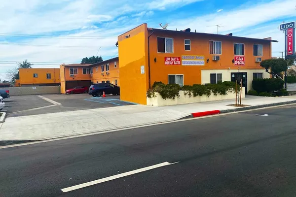 Photo 1 - Lido Hotel