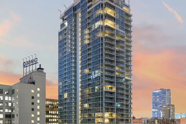 Photo 1 - Level Los Angeles Downtown - South Olive