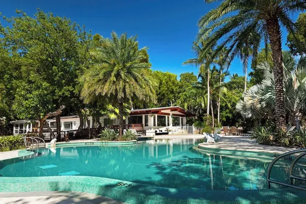 Photo 1 - Largo Resort