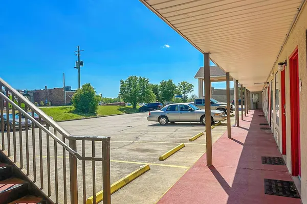 Photo 1 - OYO Hotel East Macon I-75
