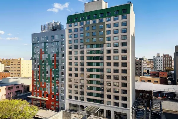 Photo 1 - DoubleTree by Hilton Long Island City, NY