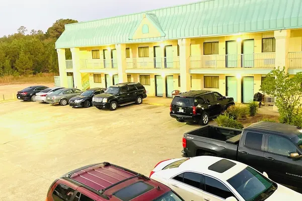 Photo 1 - Western Inn Express