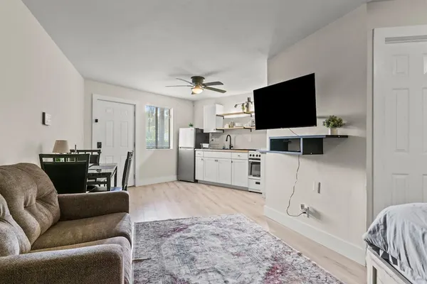 Photo 1 - Modern Studio Apartment in Huntsville