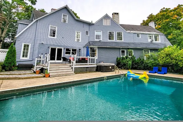 Photo 1 - Jacuzzi - West Point - Family Friendly