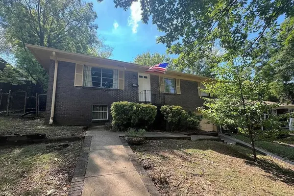 Photo 1 - Mins to 5-points-Highland Hideaway