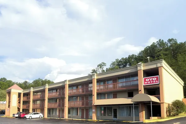 Photo 1 - OYO Hotel Harriman near I-40