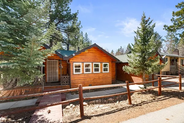 Photo 1 - Pine Forest Cabin