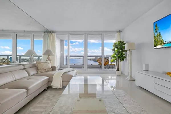 Photo 1 - The Grand Wonder Biscayne