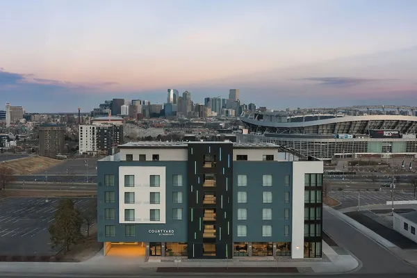 Photo 1 - Courtyard by Marriott Denver Downtown Stadium Area