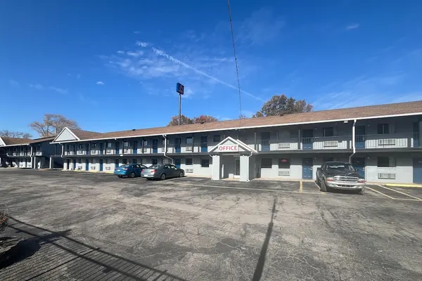 Photo 1 - Studio 6 Suites Hurricane, Wv
