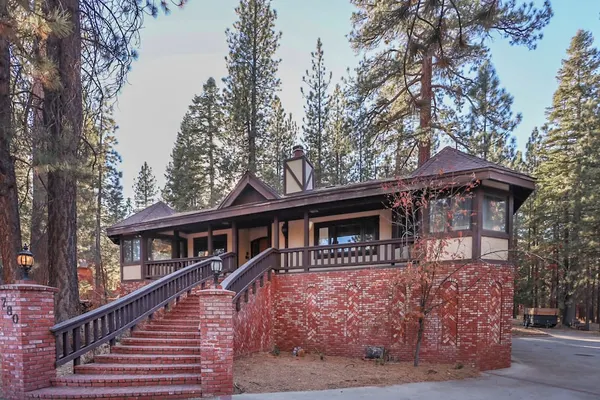 Photo 1 - Summit Lodge 2