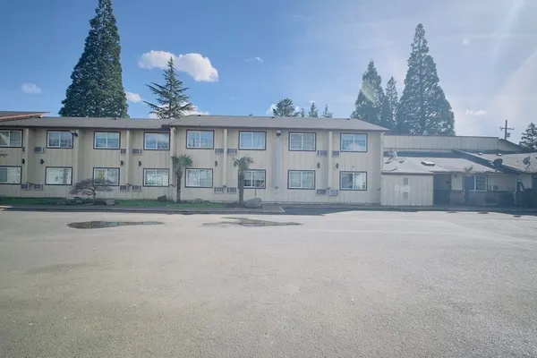 Photo 1 - Evergreen Inn Portland Airport