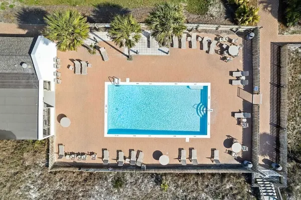 Photo 1 - Blue Marlin by Avantstay Beachfront w/ Views, Pool Access, Beach Chairs