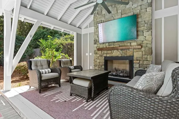 Photo 1 - Honey Bee Bungalows by Avantstay Boat Friendly, Pool Access