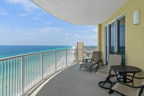 Photo 1 - Bahama Breeze by Avantstay Gulf Front, 2 Pools, Beach Chairs Included!