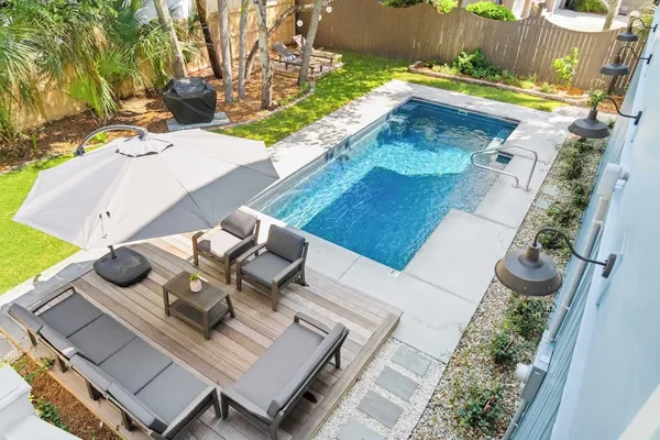 Photo 1 - Windward House by Avantstay Walk to Beach + Restaurants Saltwater Pool