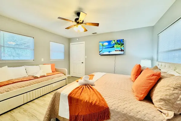 Photo 1 - Tranquil Retreat King Bed Office Patio