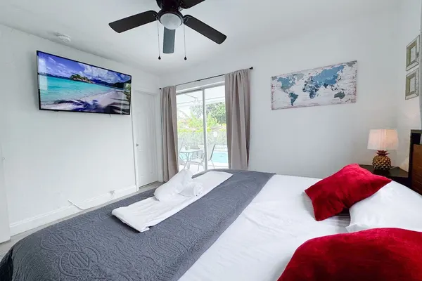 Photo 1 - Tropical Villa King Bed Pool Top Location
