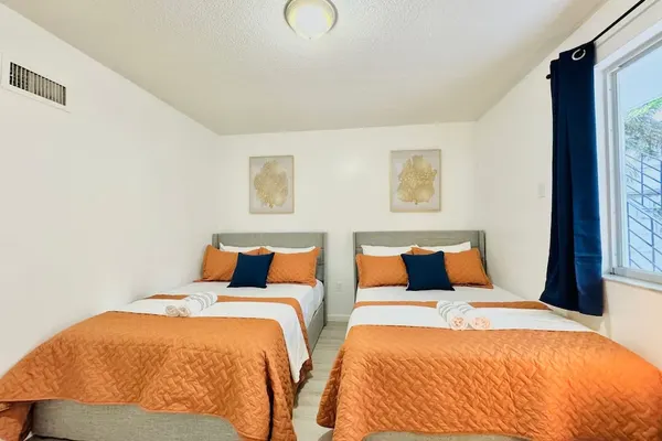 Photo 1 - NEW Top Location King bed Free Parking