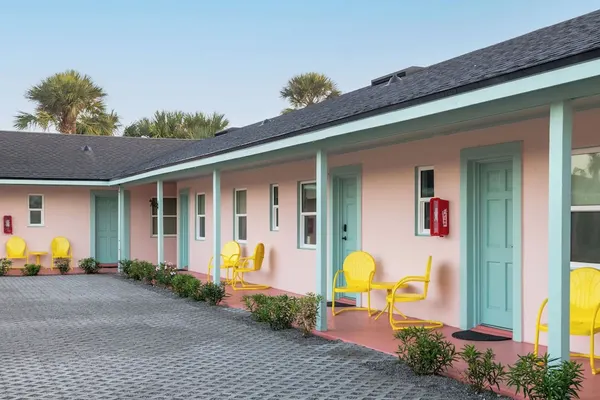 Photo 1 - Haleys Court Boutique Motel