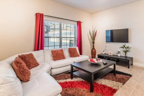 Photo 1 - 4bed Home in Storey Lake With Private Pool