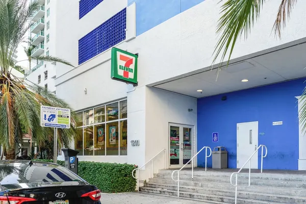 Photo 1 - The Club at Brickell Bay by Palermo Home