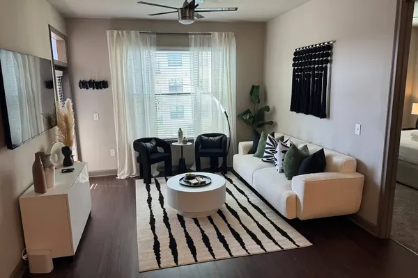 Photo 1 - Ebony Ivory Midtown King Bed