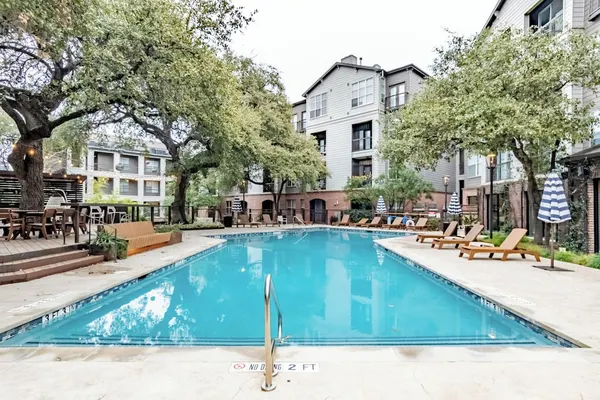 Photo 1 - Lynn's Lodging